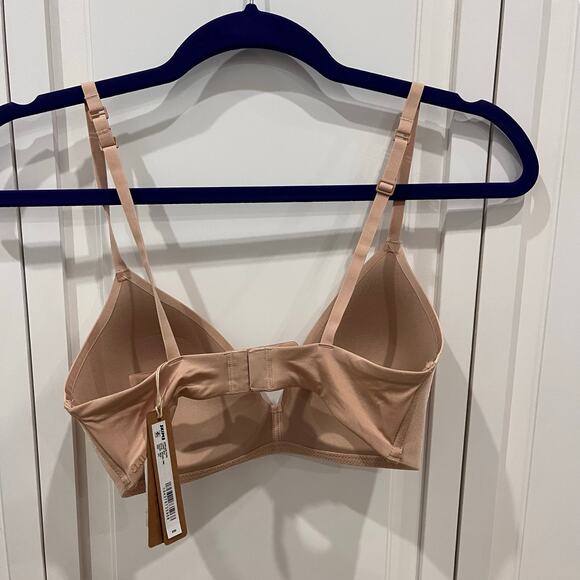 SKIMS 34C Wireless Form T-Shirt Bra - Picture 4 of 6